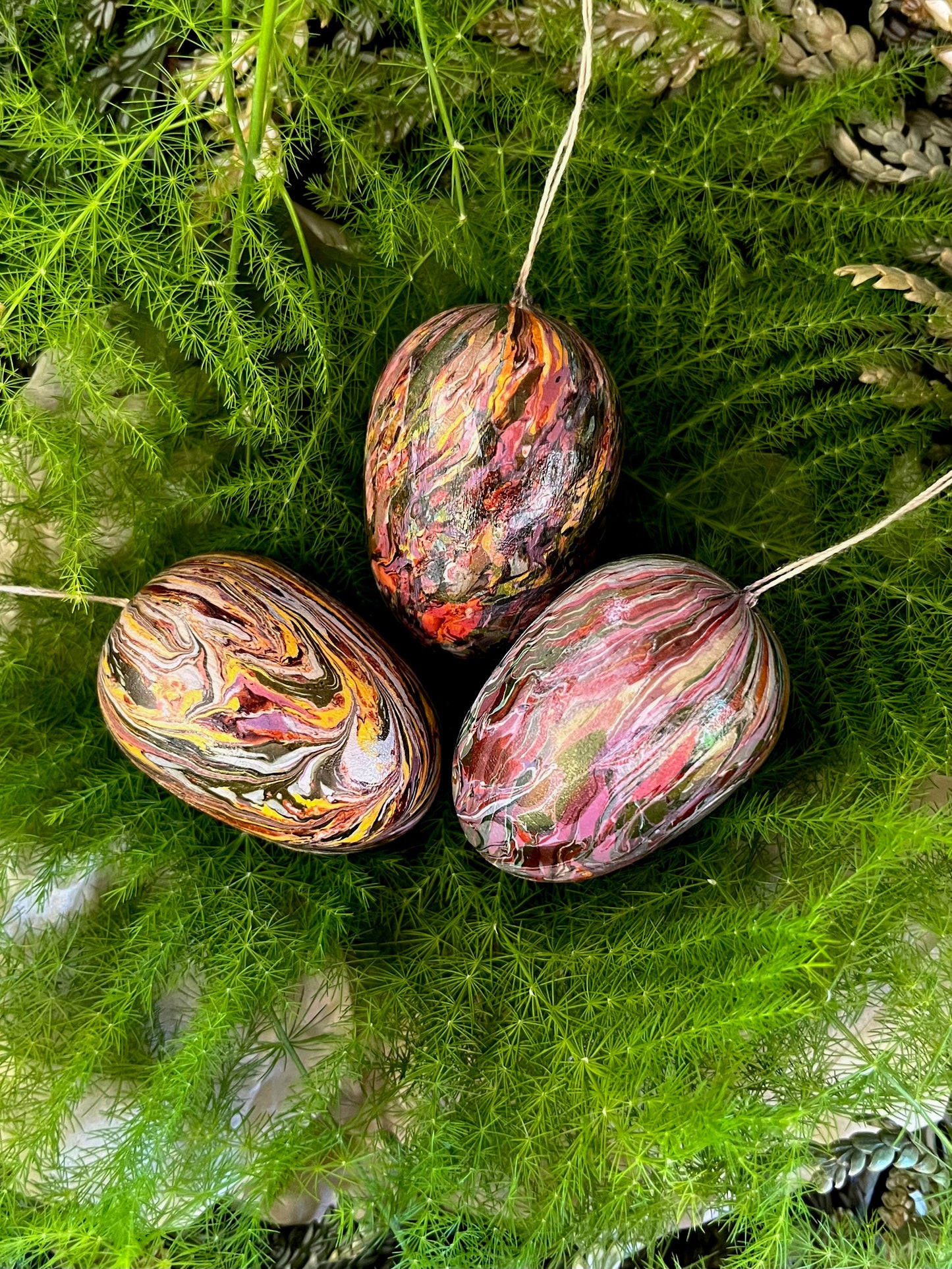 MARBLED WOODEN EGGS