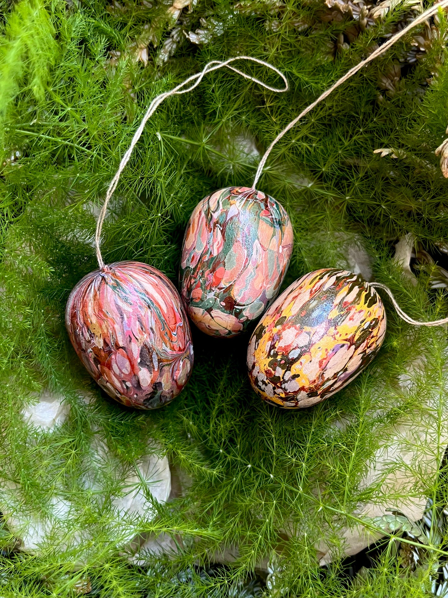 MARBLED WOODEN EGGS