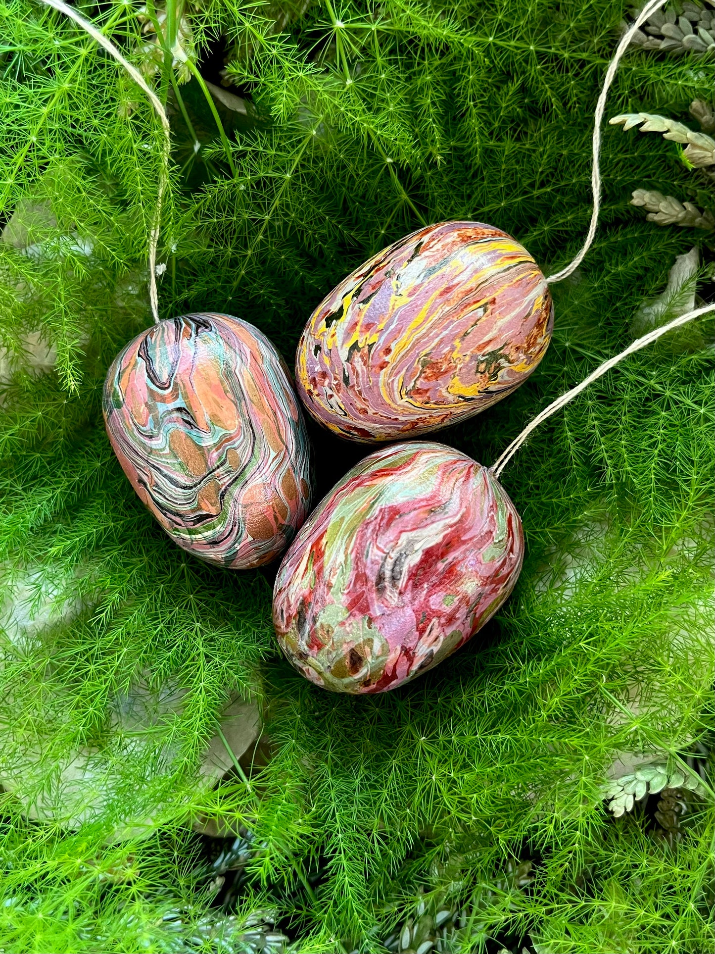 MARBLED WOODEN EGGS