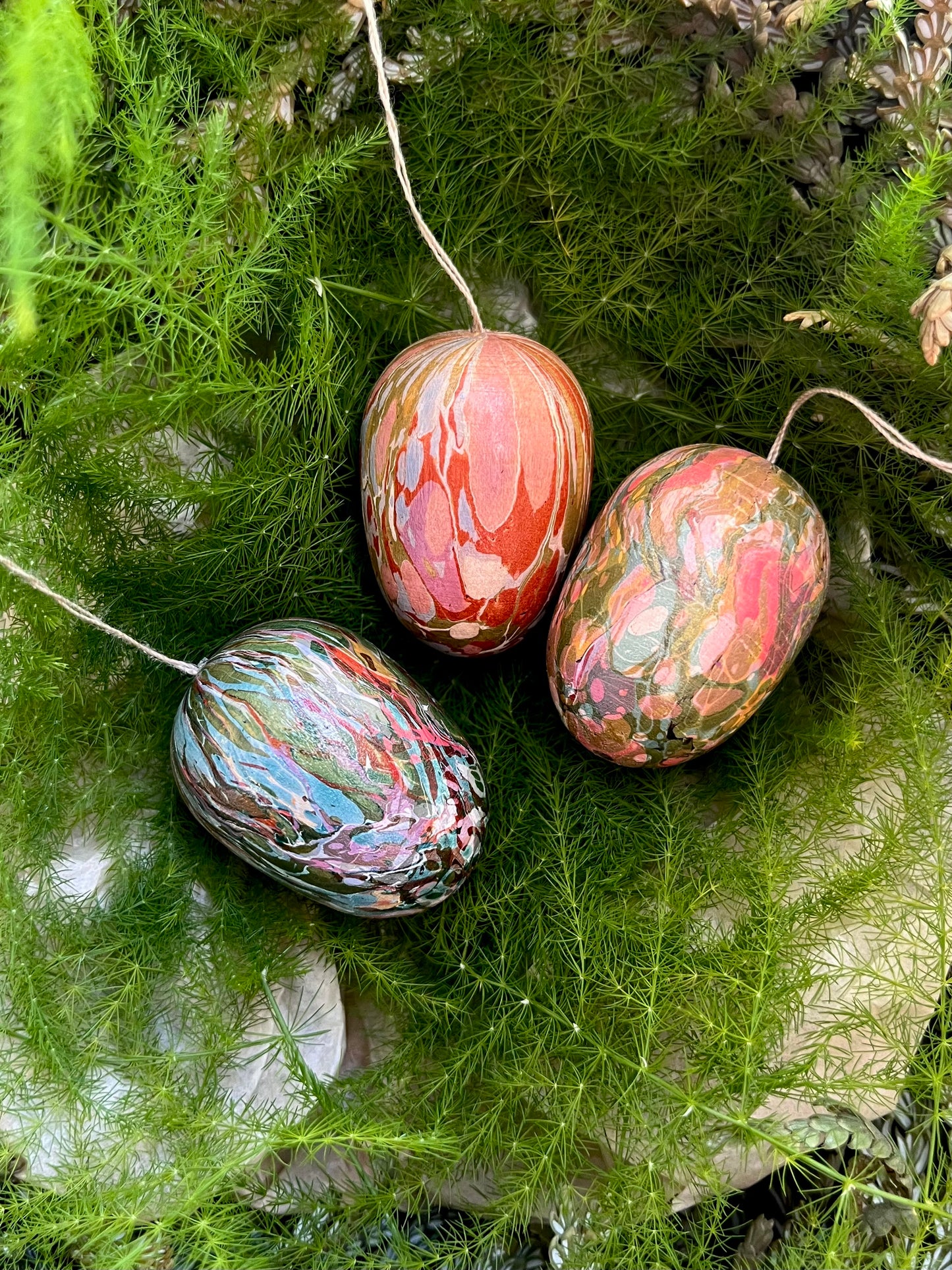 MARBLED WOODEN EGGS