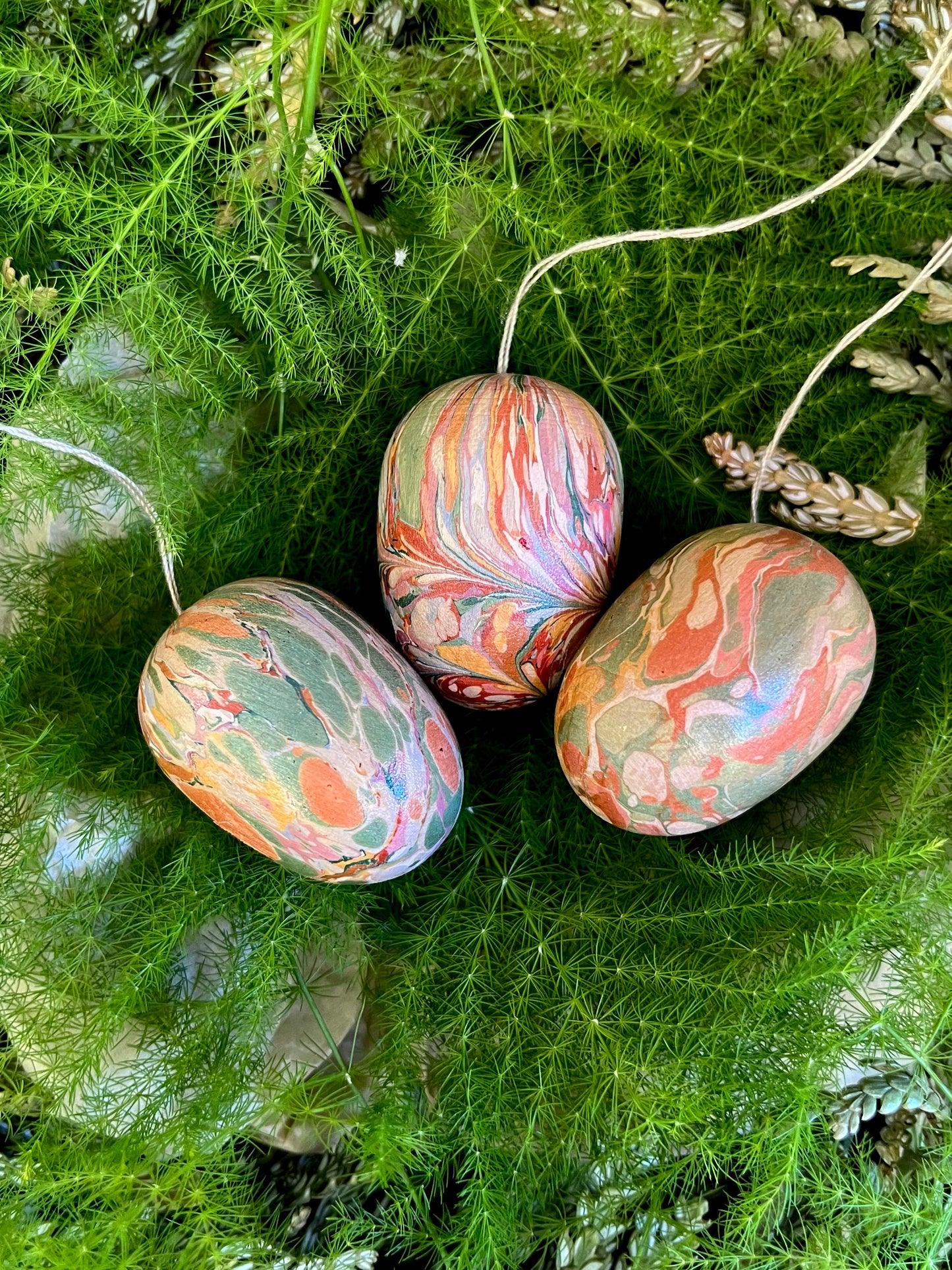 MARBLED WOODEN EGGS