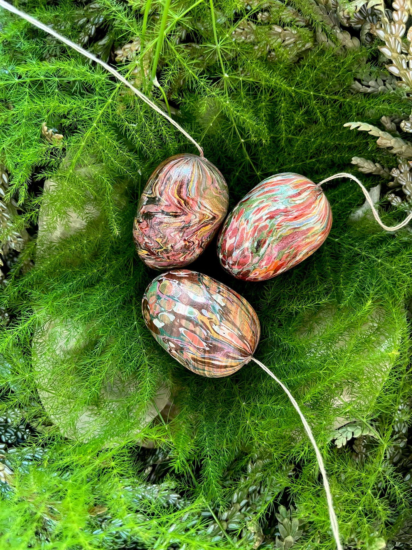 MARBLED WOODEN EGGS