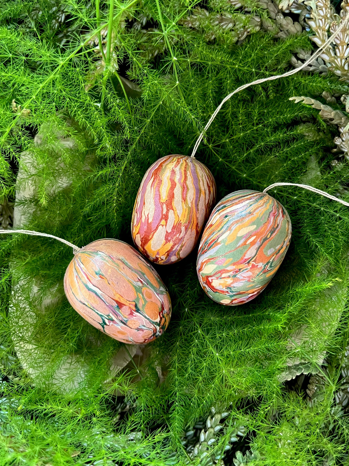 MARBLED WOODEN EGGS