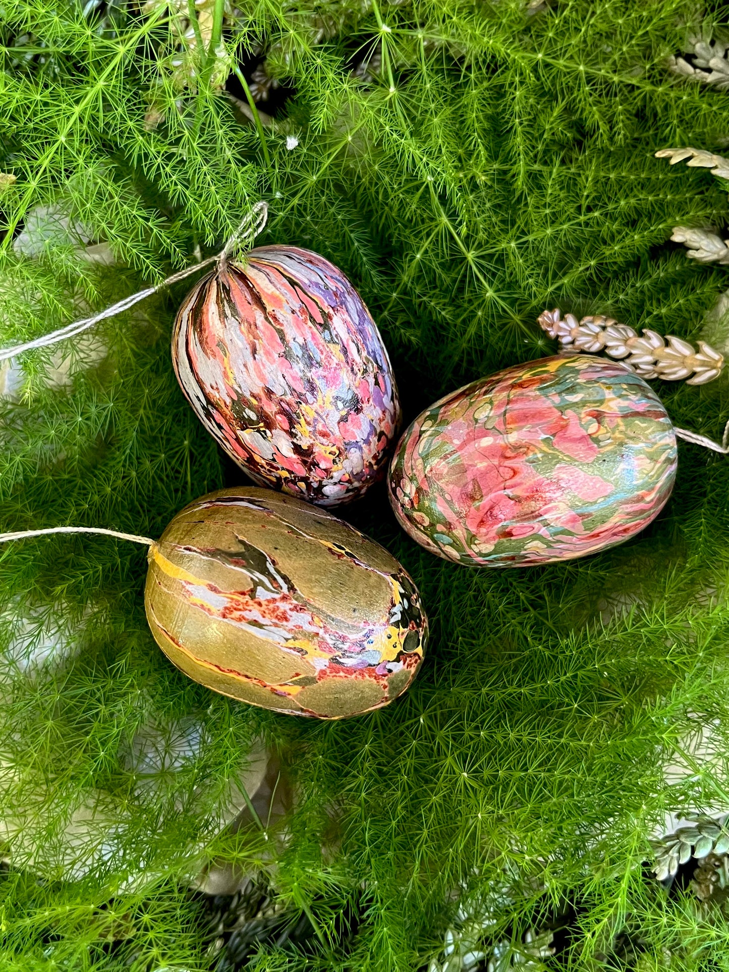 MARBLED WOODEN EGGS
