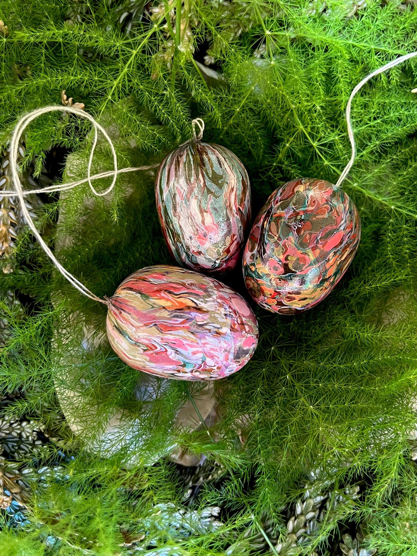 MARBLED WOODEN EGGS