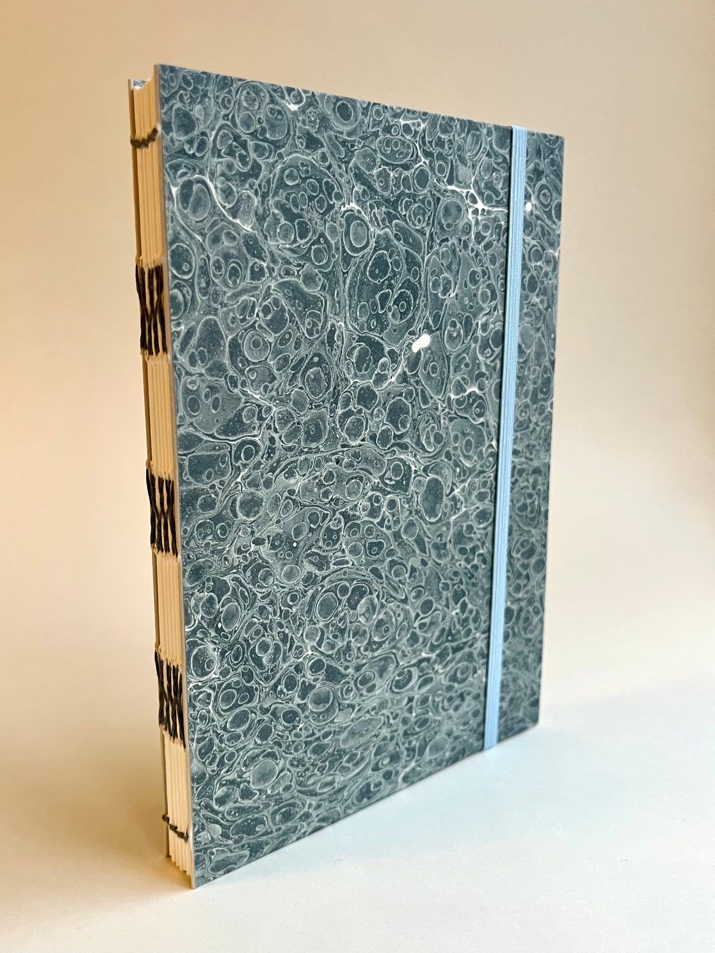 SVARTBRUN CLASSIC NOTEBOOK | marbled | A6+