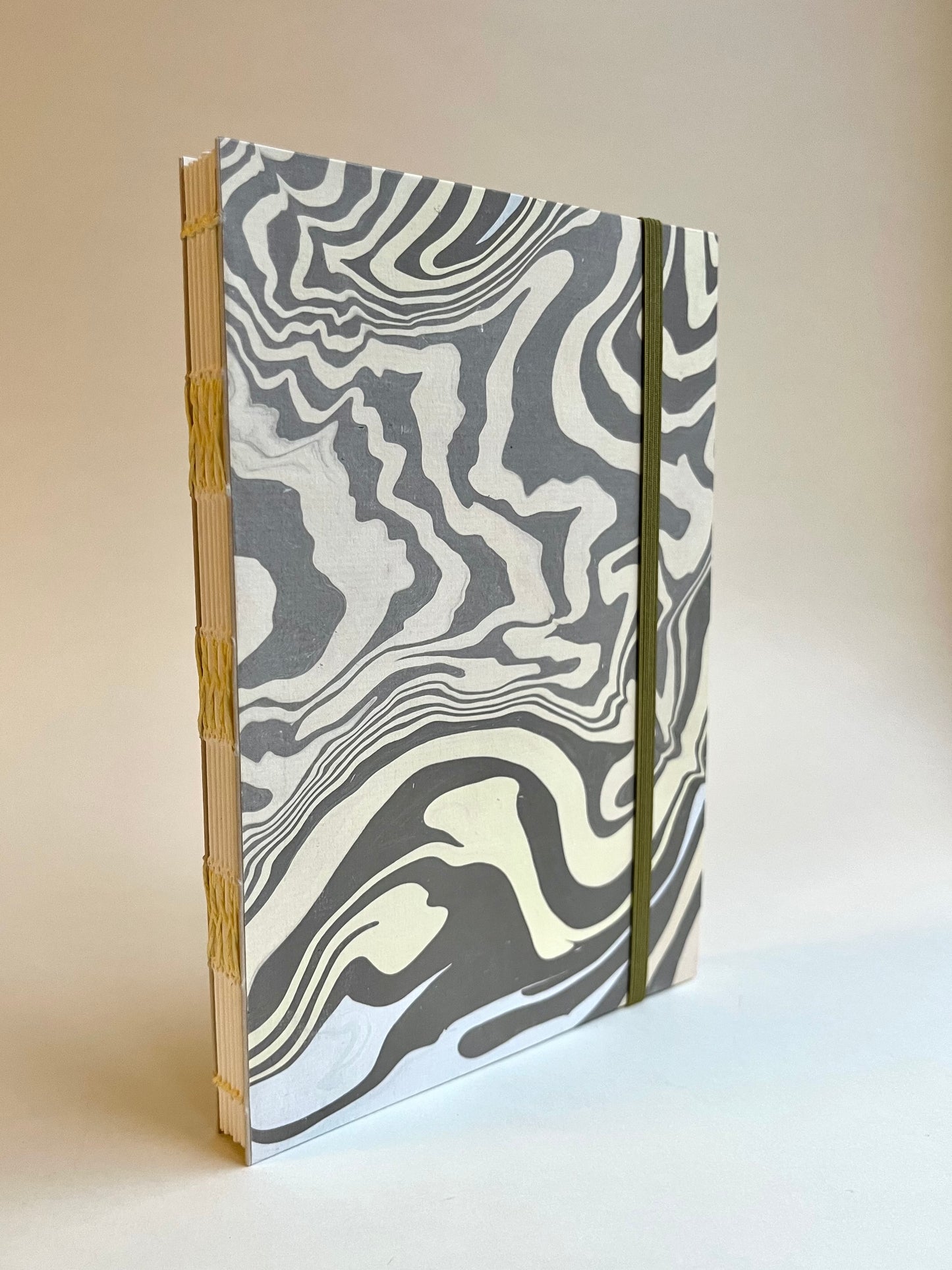 SVARTBRUN CLASSIC NOTEBOOK | marbled | A6+