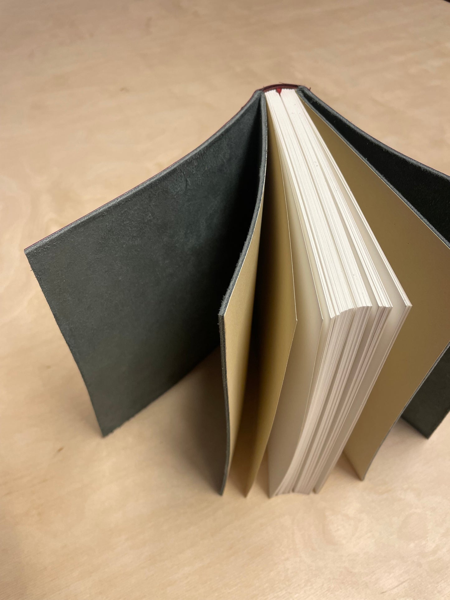 BOKBINDERI - 3 boktyper | Kvällskurs | 7 tillfällen, 28 jan - 20 maj