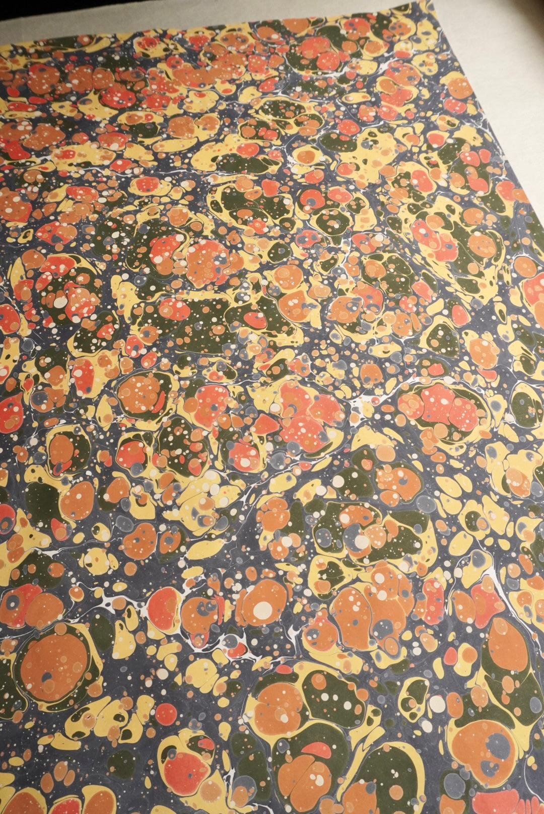 ORIGINAL MARBLED PAPERS | Svartbrun