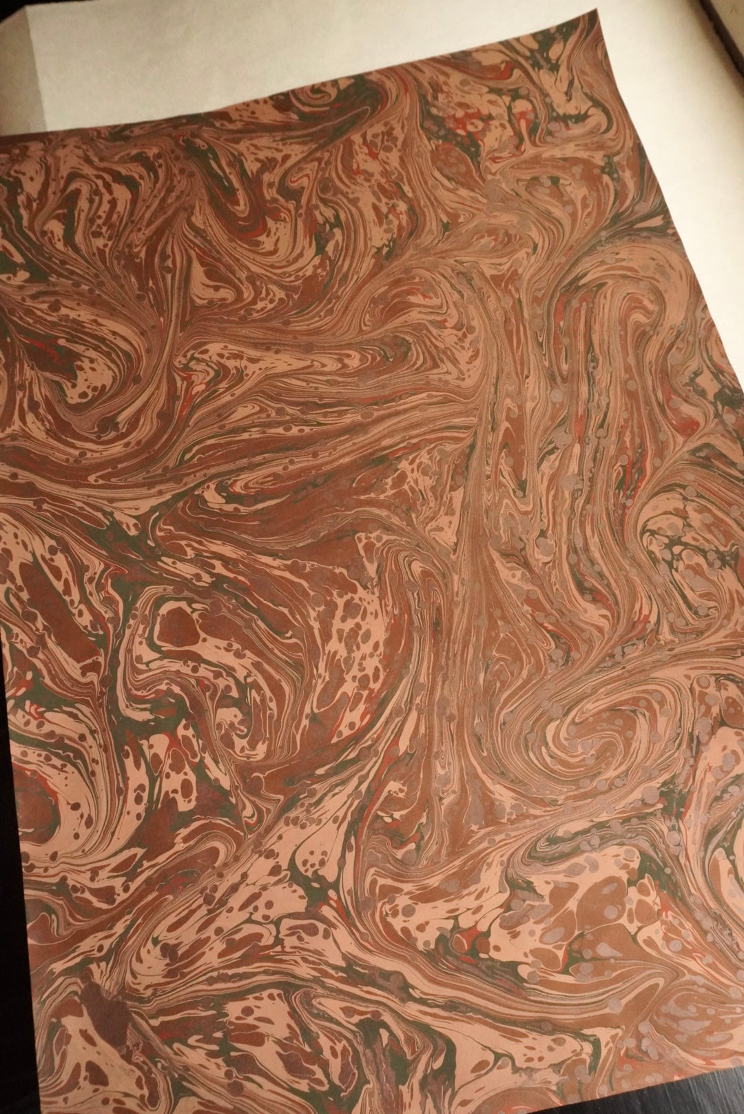 ORIGINAL MARBLED PAPERS | Svartbrun